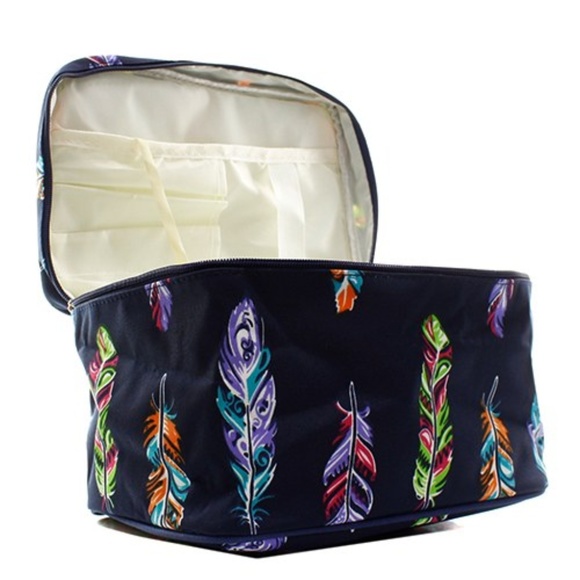 Ngil Women's Canvas Fashion Feather Cosmetic Case - Picture 3 of 3